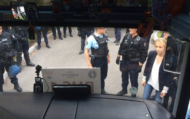 Ruslar Fransadan deportasiya edildi - Fotolar