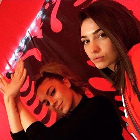 Fransanı g&ouml;zəlliyə qərq edənlər - Fotosessiya