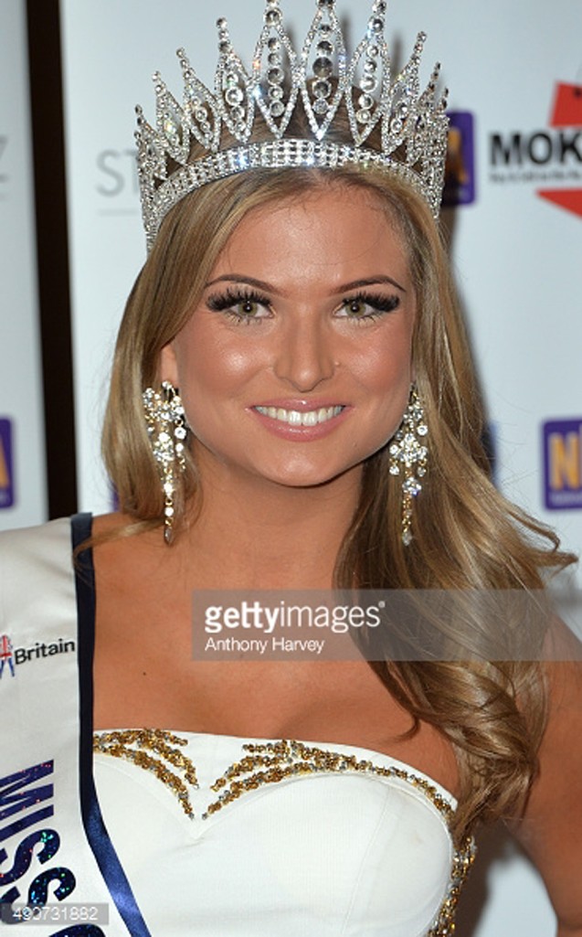 Onun tacı əlindən alınır - Fotolar Onun tacı əlindən alınır - Fotolar