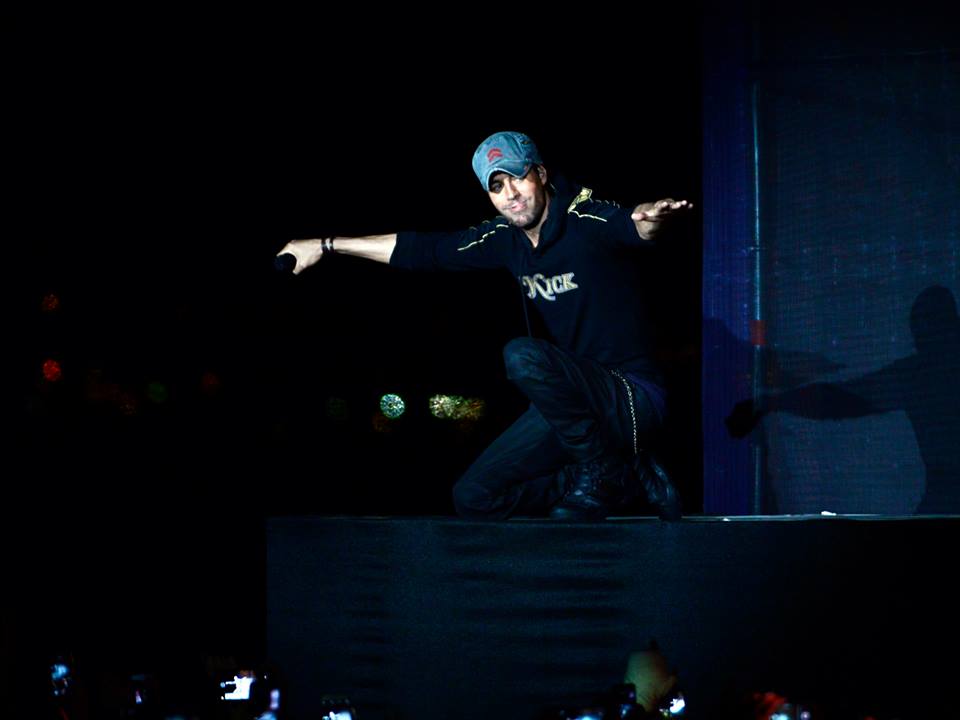 Enrikeni qucaqlayan qız azərbaycanlı deyilmiş... -  Fotolar + Video