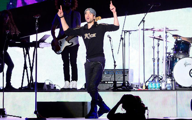 Enrikeni qucaqlayan qız azərbaycanlı deyilmiş... -  Fotolar + Video