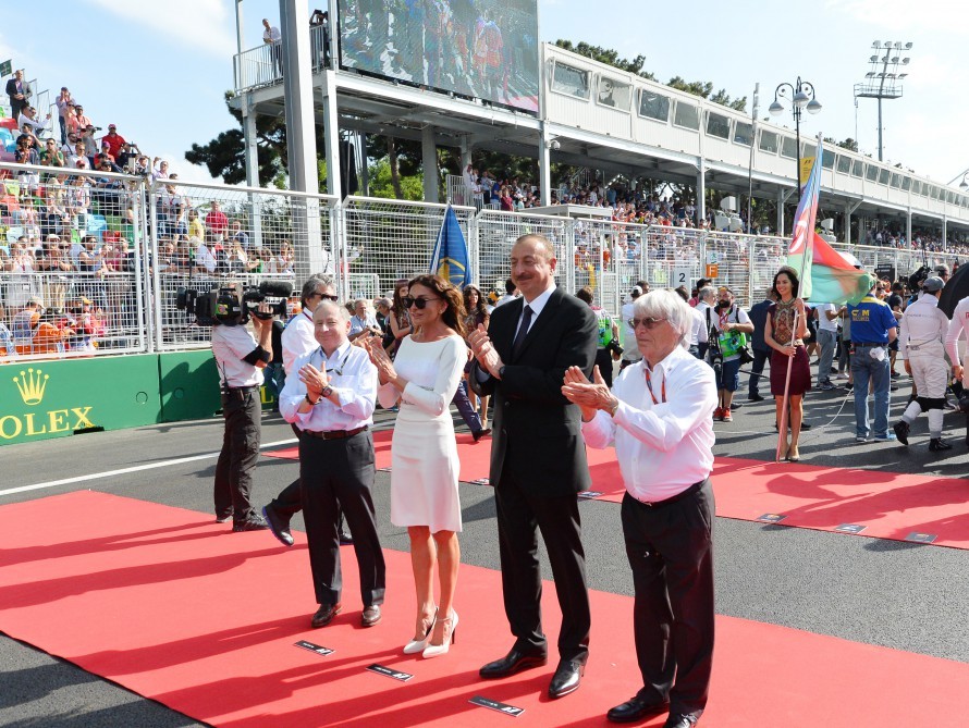 Prezident ailəsi Formula 1-də - Fotolar