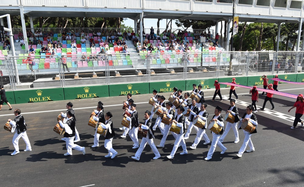 Prezident ailəsi Formula 1-də - Fotolar