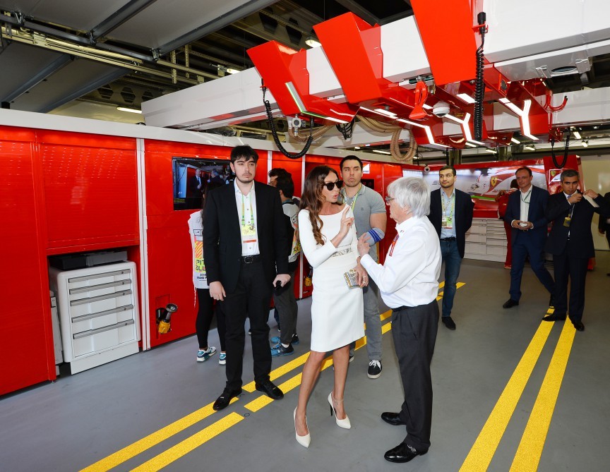 Prezident ailəsi Formula 1-də - Fotolar