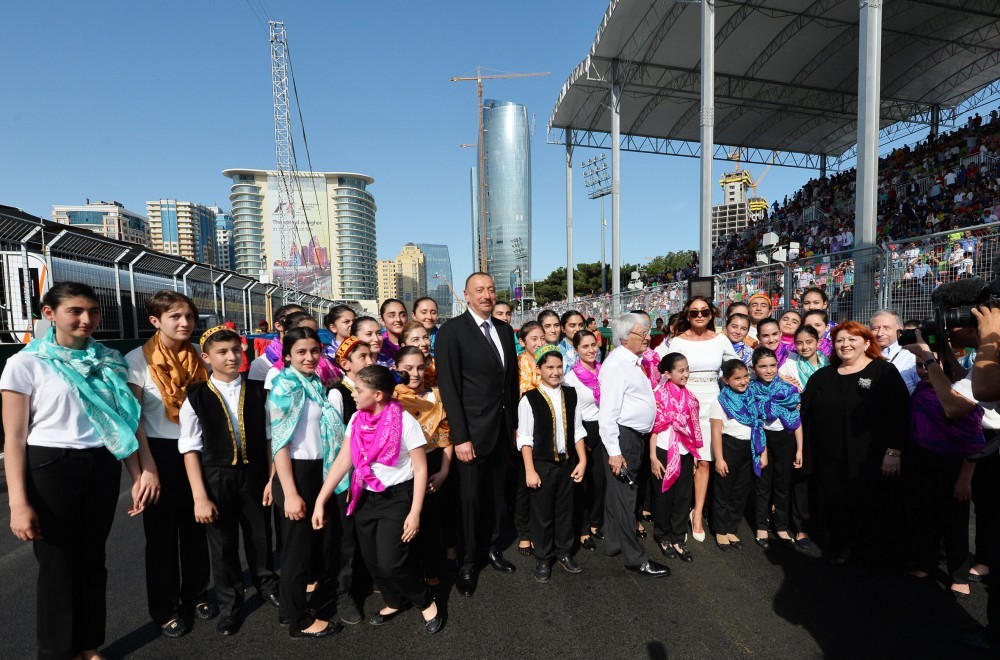 Prezident ailəsi Formula 1-də - Fotolar