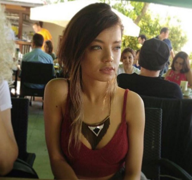 21 yaş kiçik sevgilisi ilə tətildə -  Fotolar