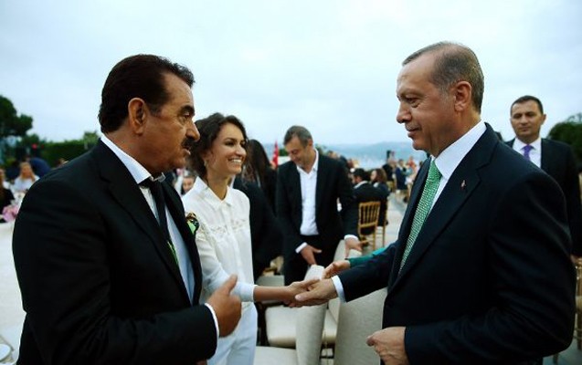 Ərdoğan m&uuml;ğənnilərə iftar verdi - Fotolar