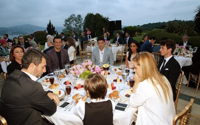 Ərdoğan m&uuml;ğənnilərə iftar verdi - Fotolar