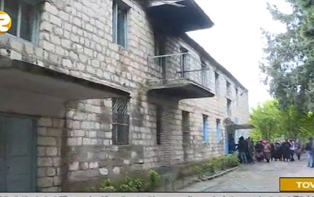 Bu məktəb dağılacaq - Şagirdlər təhl&uuml;kədə + Video