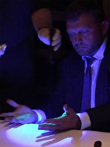 Qubernator 400 min avro rüşvət aldığı yerdə tutuldu - Fotolar Qubernator 400 min avro rüşvət aldığı yerdə tutuldu - Fotolar