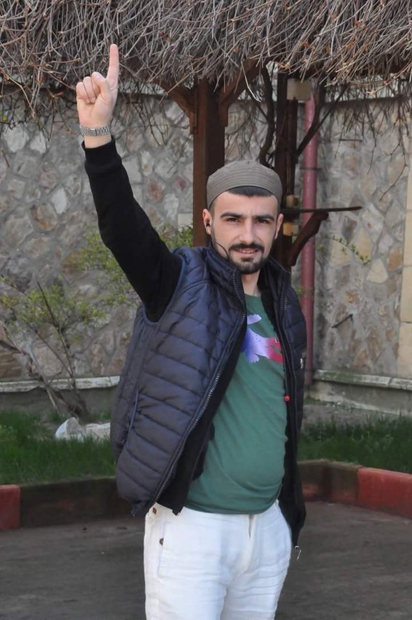 Ke&ccedil;miş idman&ccedil;ı terrorda yaralılara k&ouml;mək edərkən &ouml;l&uuml;b - Fotolar