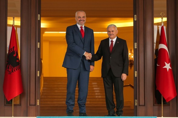 Binəli Yıldırım dünyanın ən uzunboylu baş naziri ilə -  Fotolar