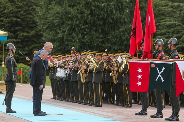Binəli Yıldırım dünyanın ən uzunboylu baş naziri ilə -  Fotolar