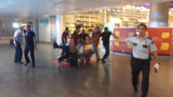 Atatürk hava limanında iki partlayış  -  10 ölü, 20 yaralı + Fotolar + Yenilənir