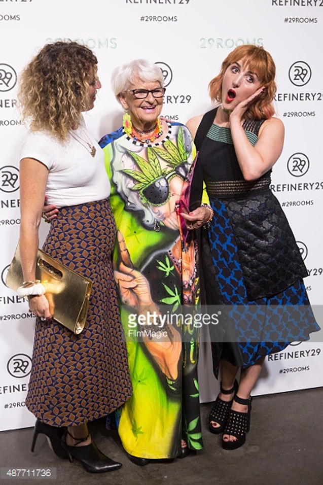 Kişiləri “oğurlayan” 87 yaşlı qadın... - Fotolar Kişiləri “oğurlayan” 87 yaşlı qadın... - Fotolar