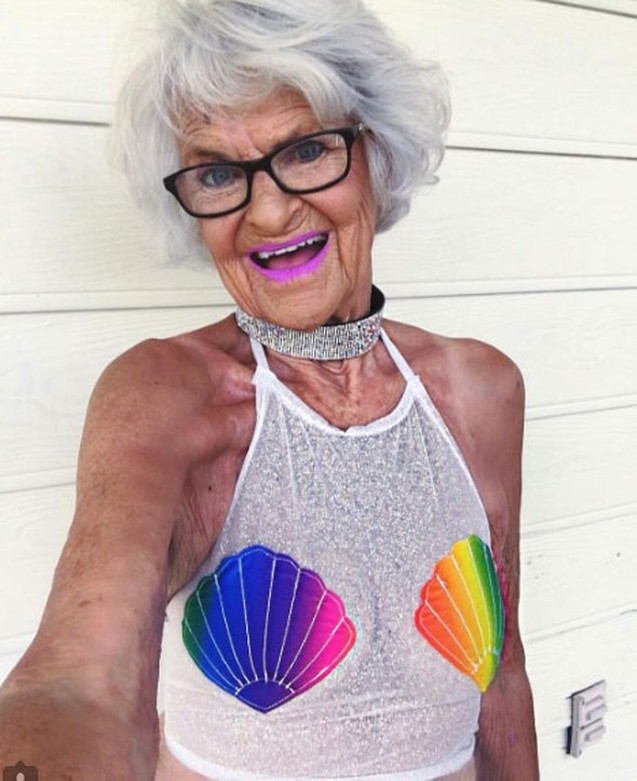 Kişiləri “oğurlayan” 87 yaşlı qadın... - Fotolar Kişiləri “oğurlayan” 87 yaşlı qadın... - Fotolar