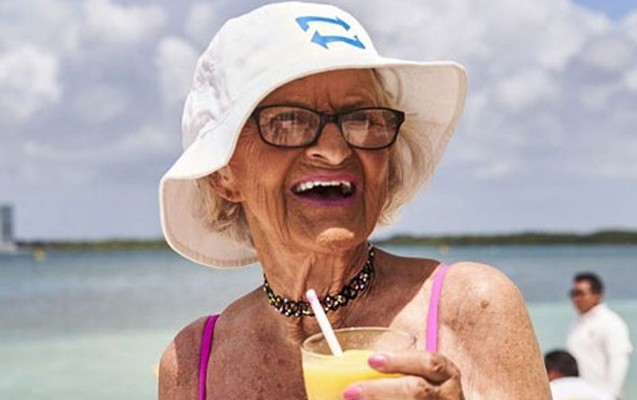 Kişiləri “oğurlayan” 87 yaşlı qadın... - Fotolar Kişiləri “oğurlayan” 87 yaşlı qadın... - Fotolar