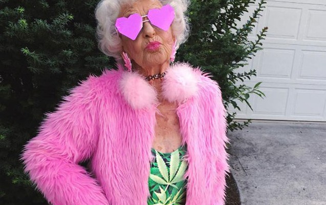 Kişiləri “oğurlayan” 87 yaşlı qadın... - Fotolar Kişiləri “oğurlayan” 87 yaşlı qadın... - Fotolar