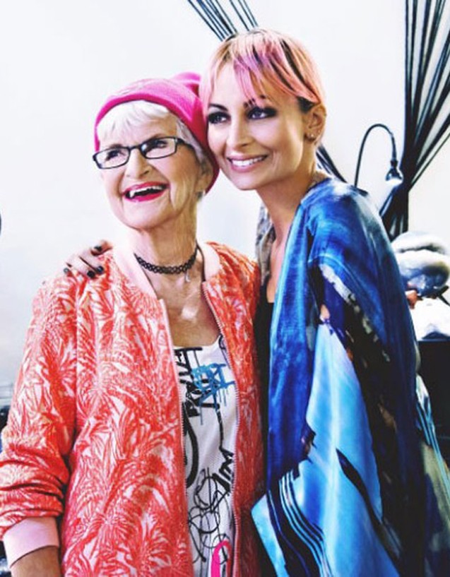 Kişiləri “oğurlayan” 87 yaşlı qadın... - Fotolar Kişiləri “oğurlayan” 87 yaşlı qadın... - Fotolar