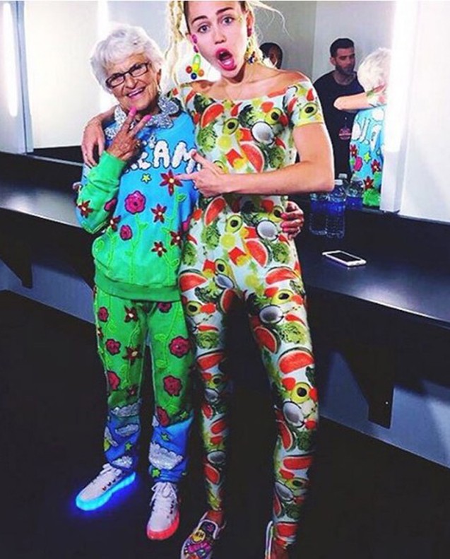 Kişiləri “oğurlayan” 87 yaşlı qadın... - Fotolar Kişiləri “oğurlayan” 87 yaşlı qadın... - Fotolar