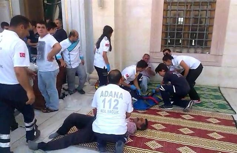 Məsciddə “canlı bomba” belə yaxalandı -  Video