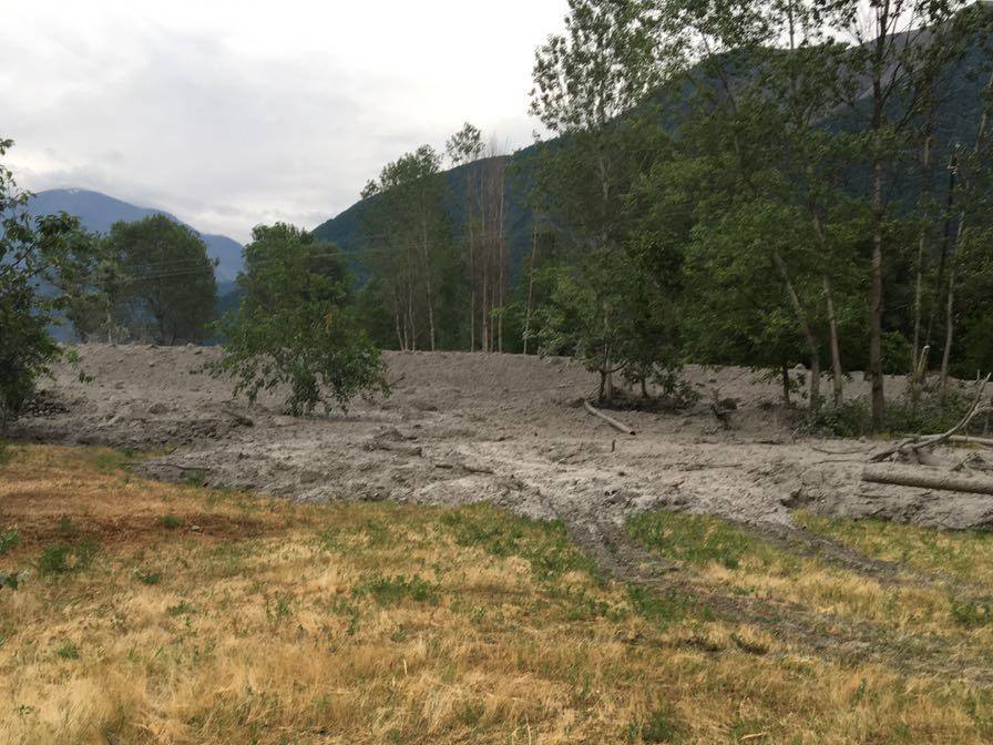 Şəkidə sel - K&ouml;rp&uuml; dağıldı+Fotolar