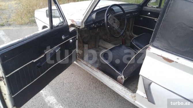 Bakıda 37 illik maşın 100 minə satılır - Fotolar Bakıda 37 illik maşın 100 minə satılır - Fotolar