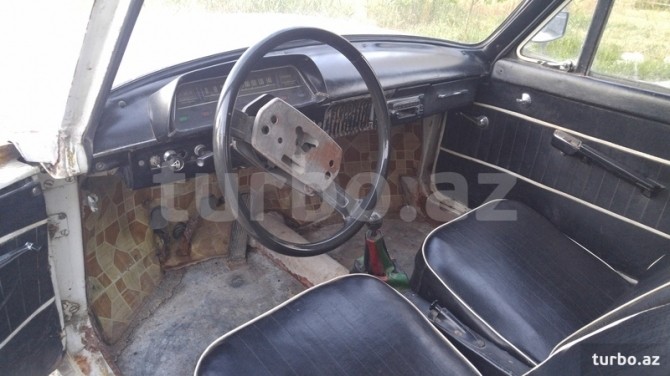 Bakıda 37 illik maşın 100 minə satılır - Fotolar Bakıda 37 illik maşın 100 minə satılır - Fotolar