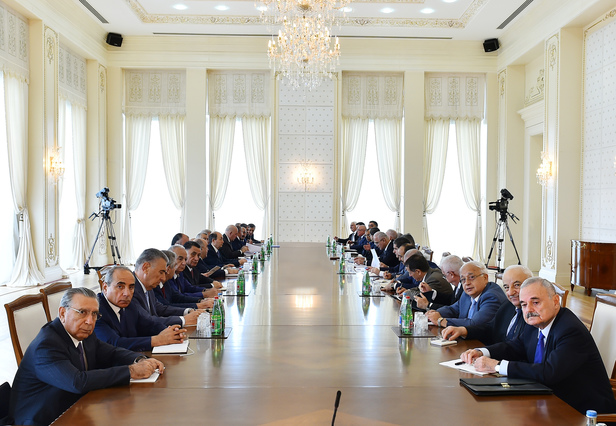 İlham Əliyev nazirləri topladı -  Yenilənib