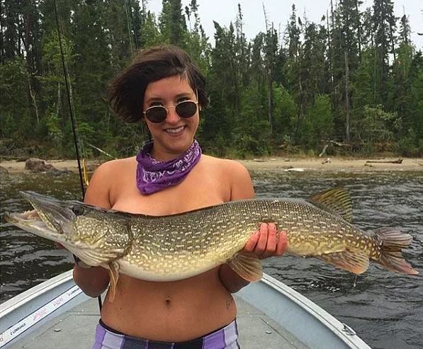 “Kupalnik” əvəzinə, balıq... - Sosial şəbəkələri bəzəyən fotolar “Kupalnik” əvəzinə, balıq... - Sosial şəbəkələri bəzəyən fotolar