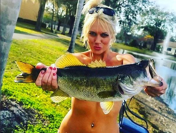 “Kupalnik” əvəzinə, balıq... - Sosial şəbəkələri bəzəyən fotolar “Kupalnik” əvəzinə, balıq... - Sosial şəbəkələri bəzəyən fotolar