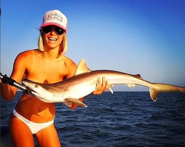 “Kupalnik” əvəzinə, balıq... - Sosial şəbəkələri bəzəyən fotolar “Kupalnik” əvəzinə, balıq... - Sosial şəbəkələri bəzəyən fotolar