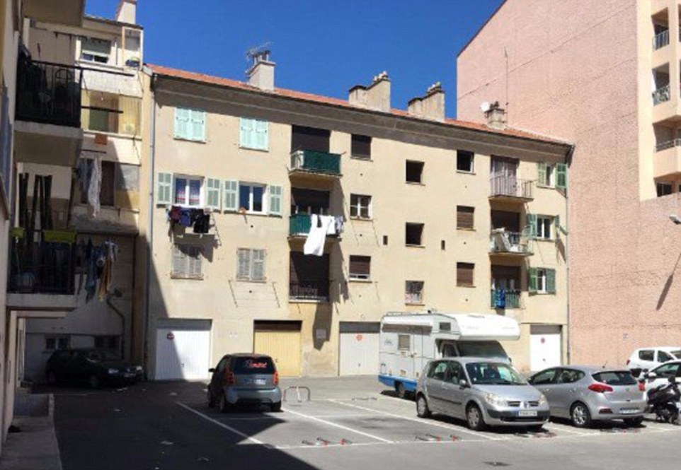 Dəhşətli terroru t&ouml;rədən Məhəmmədin evinin - Fotoları