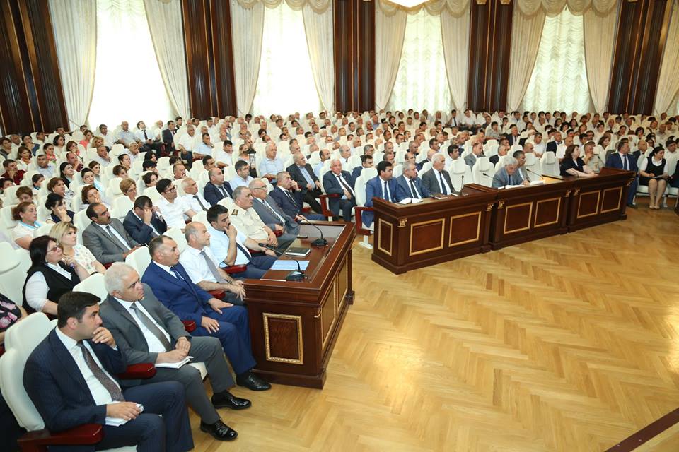 Elmar Vəliyev hesabat verdi - Fotolar