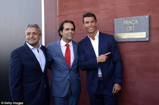 Ronaldo otel açdı -  Fotolar