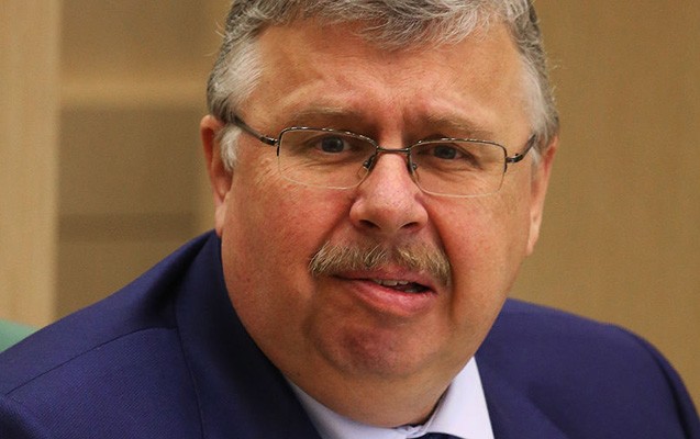 G&ouml;mr&uuml;k rəisinin evində ayaqqabı qutularında k&uuml;lli miqdarda dollar tapıldı - Fotolar