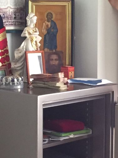 G&ouml;mr&uuml;k rəisinin evində ayaqqabı qutularında k&uuml;lli miqdarda dollar tapıldı - Fotolar