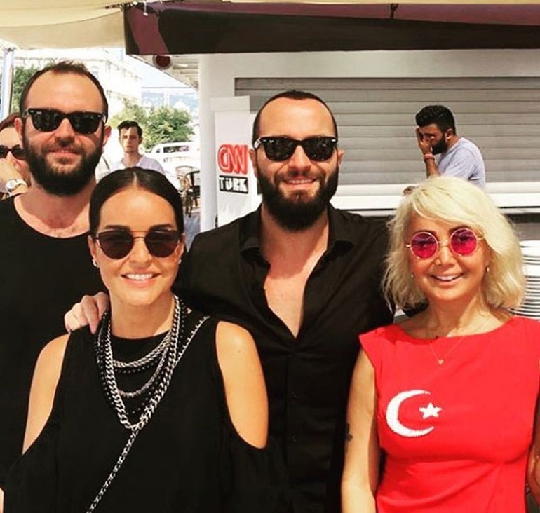 Məşhurlar tarixi mitinqdə -  Fotolar