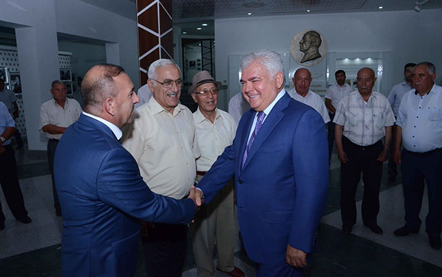 Ziya Məmmədov vətəndaşlarla görüşüb Ziya Məmmədov vətəndaşlarla görüşüb
