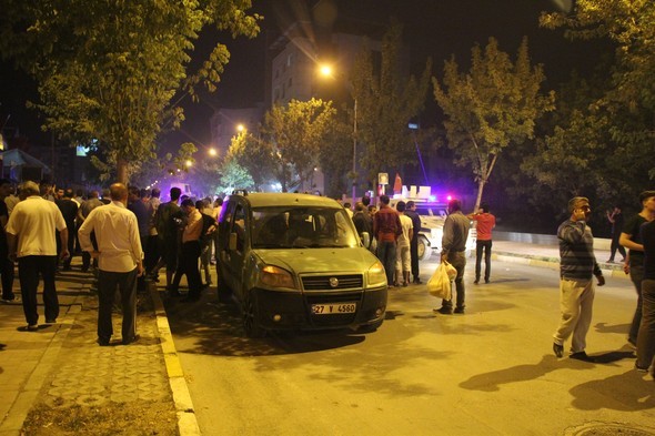 Türkiyədə növbəti terror aktı - 3 ölü, 40 yaralı + Yenilənib Türkiyədə növbəti terror aktı - 3 ölü, 40 yaralı + Yenilənib