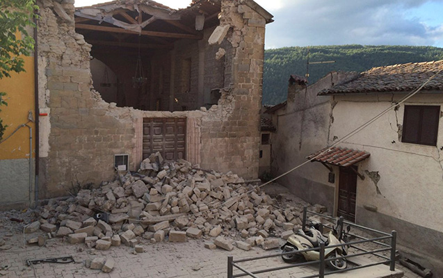 Zəlzələdə ölənlərin sayı 120-yə çatdı - Yenilənib Zəlzələdə ölənlərin sayı 120-yə çatdı - Yenilənib