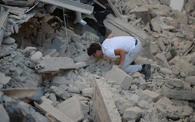 Zəlzələdə ölənlərin sayı 120-yə çatdı - Yenilənib Zəlzələdə ölənlərin sayı 120-yə çatdı - Yenilənib