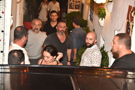 Cem Yılmaz məşhur modellə yaxalandı  -  Fotolar