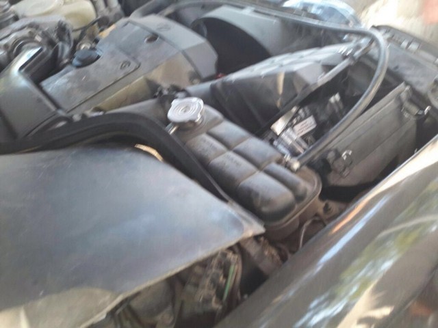 Gömrük işçiləri maşınlarda əməliyyat keçirdi  -  Foto