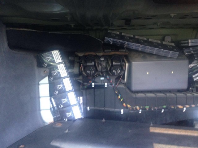 Gömrük işçiləri maşınlarda əməliyyat keçirdi  -  Foto