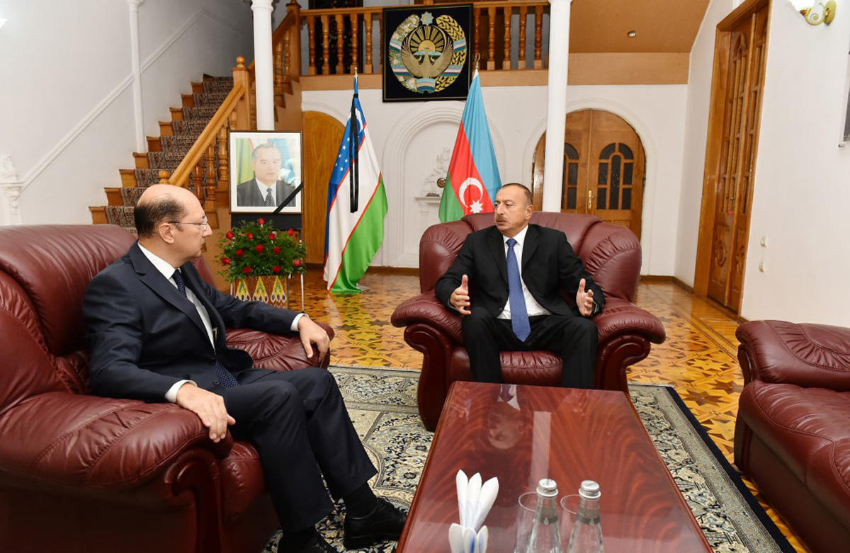İlham Əliyev Özbəkistan səfirliyində - Fotolar İlham Əliyev Özbəkistan səfirliyində - Fotolar