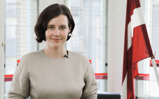 Latviyalı nazir Bakıda şahmat oynadı - Dünya birincisini məğlub etdi+Fotolar