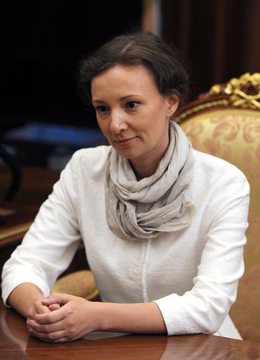 Putin 6 uşaq anasını ombudsman təyin etdi - Fotolar Putin 6 uşaq anasını ombudsman təyin etdi - Fotolar