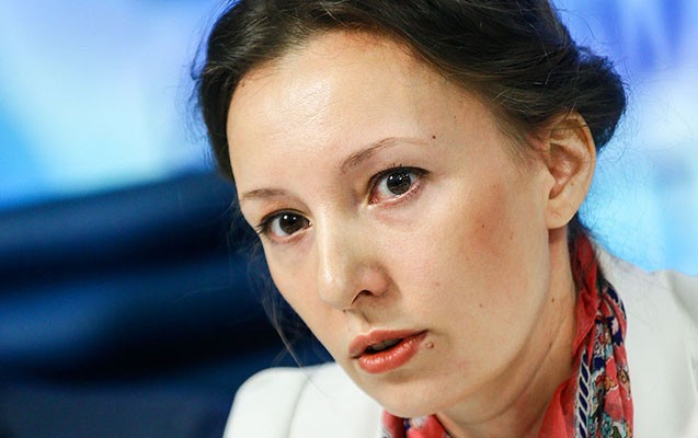 Putin 6 uşaq anasını ombudsman təyin etdi - Fotolar Putin 6 uşaq anasını ombudsman təyin etdi - Fotolar