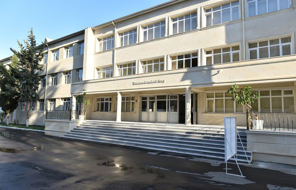 İlham Əliyev Bakıda iki məktəbə baş &ccedil;əkib -  Fotolar